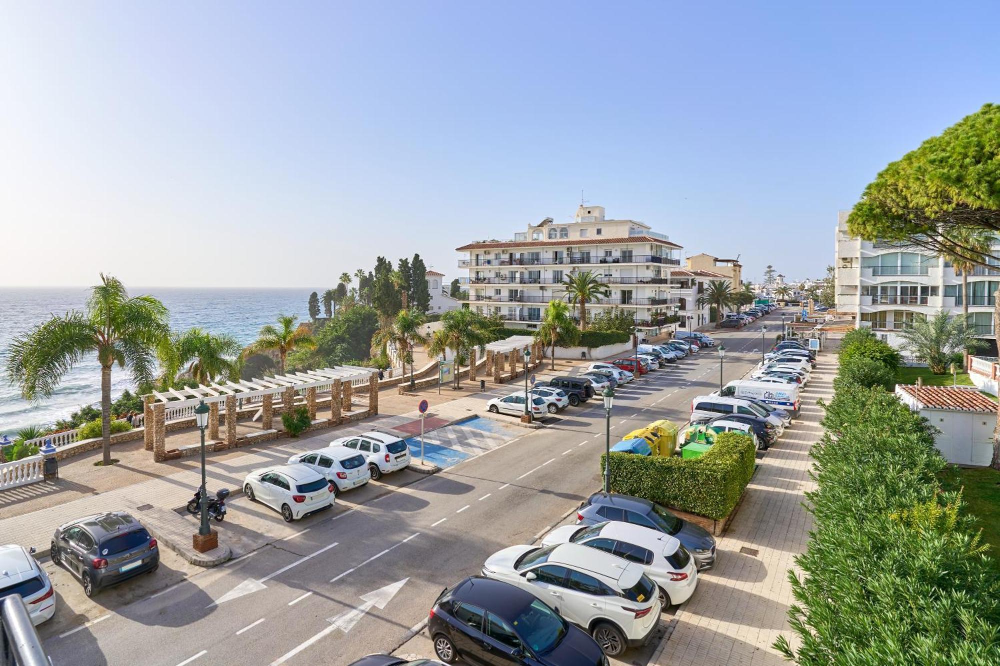 Appartamento Spectacular Sea Views, 2 Bed,2 Bath Nerja Esterno foto