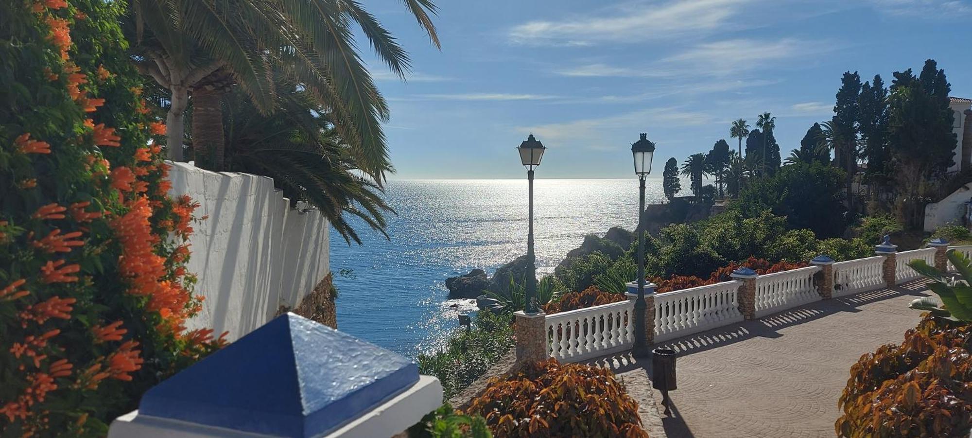 Appartamento Spectacular Sea Views, 2 Bed,2 Bath Nerja Esterno foto
